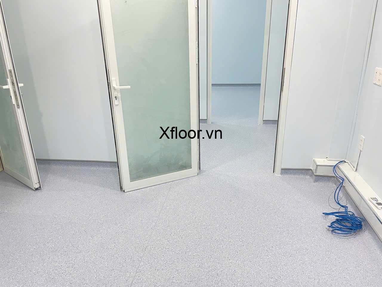Sàn vinyl kháng khuẩn mã màu TJ7072